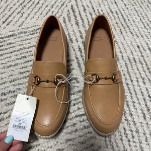 A new day shoes in tan size 9W PRICE DROP!!!! ❤️